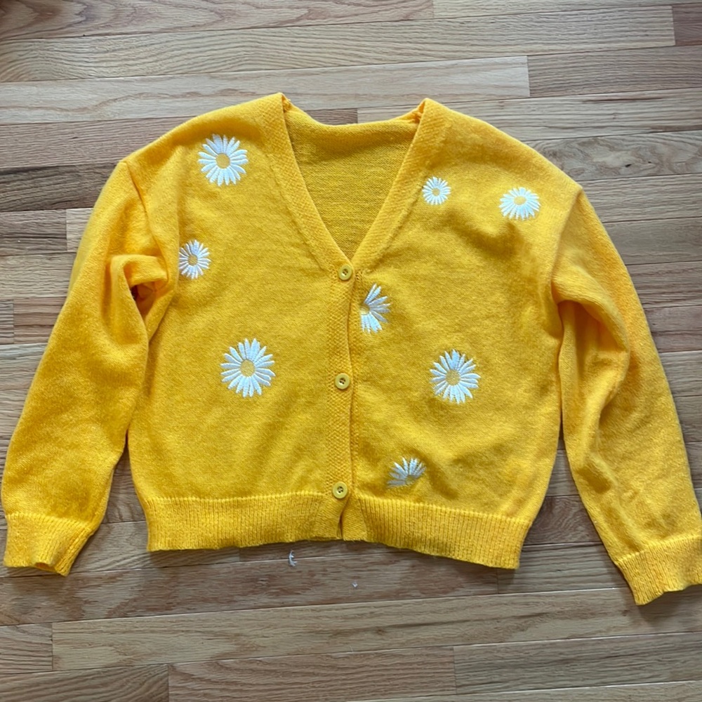 Yellow flower cardigan (no brand) size:extra large